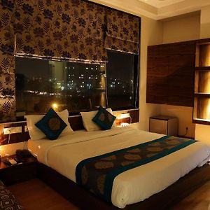 Hotel Harsh Paradise